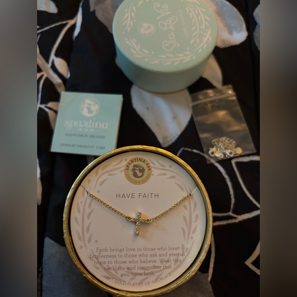 Sea La Vie Gold Cross Necklace 18" & 18kt gold plated